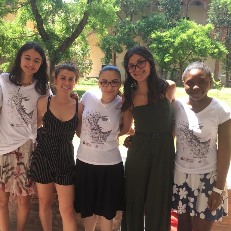 La tecnologia si tinge di rosa... arrivano le Ragazze Digitali! La tecnologia si tinge di rosa... arrivano le Ragazze Digitali!