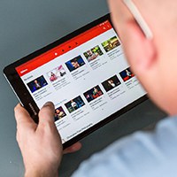  È vero che YouTube e i vari social media gestiscono la visibilità dei profili sulle relative piattaforme a loro discrezione e hanno la possibilità di censurare i contenuti per qualsiasi motivo?