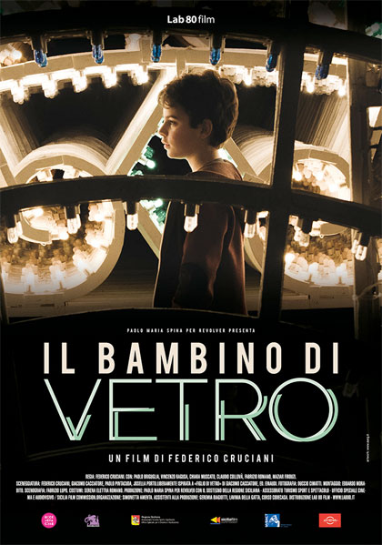 locandina bambino di vetro