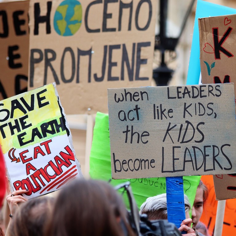 FridaysForFuture2_200.jpg