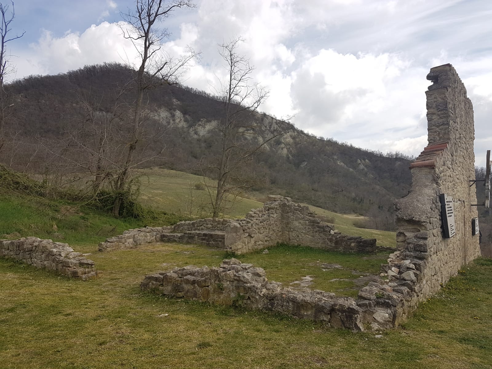 I ruderi di Caprara di Sopra