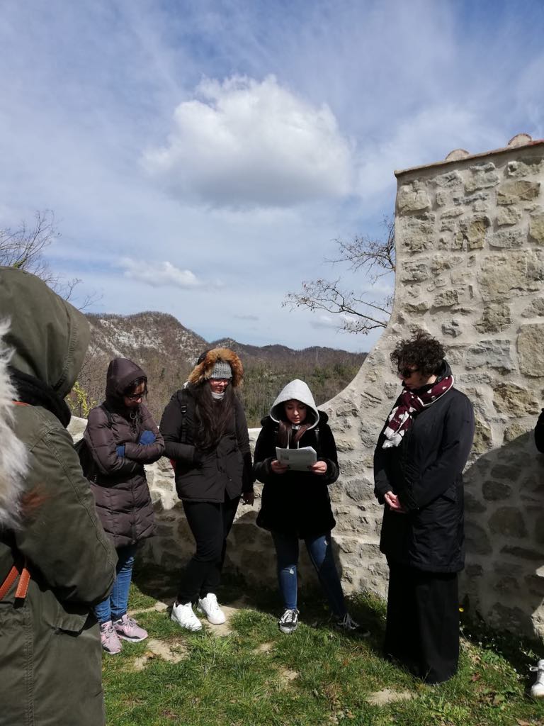 Raccoglimento al cimitero di Casaglia