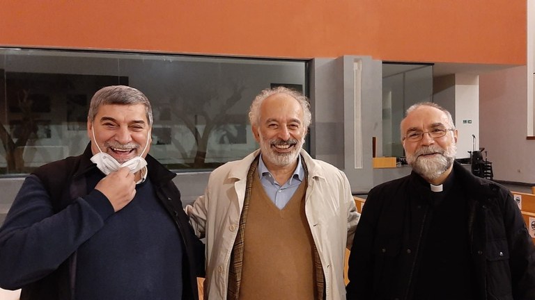 Cecilia Strada alla parrocchia di Gesù Redentore per il secondo incontro della rassegna "Il colore dei passaporti" Cecilia Strada alla parrocchia di Gesù Redentore per il secondo incontro della rassegna "Il colore dei passaporti"