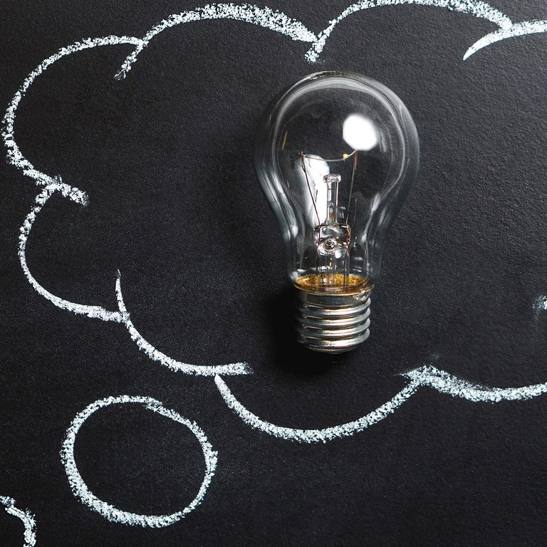 NON SOLO RISCHI. I suggerimenti di lettura sulle potenzialità di internet NON SOLO RISCHI. I suggerimenti di lettura sulle potenzialità di internet