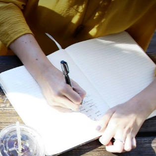 Imparare senza ostacoli. Borsa di studio per studenti con disabilità Imparare senza ostacoli. Borsa di studio per studenti con disabilità